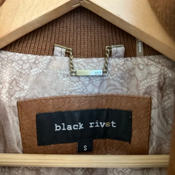 Black Rivet S EUC barely worn Women's Tan Leather Jacket high collar fall trend - Picture 4 of 15